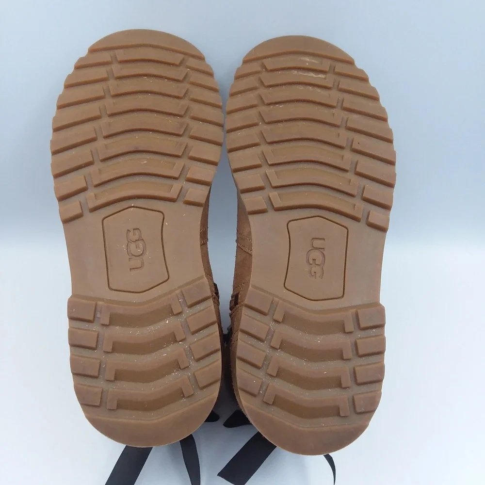 UGG Winter‎ Snow Boots Tan Suede Sheepskin Lined Zipper Bow Size 5